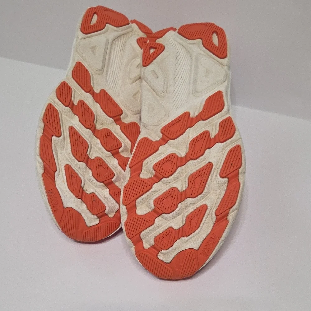 Hoka Clifton 9  Strawberry Raspberry Athletic Shoes Size 10.5 - Picture 6 of 7